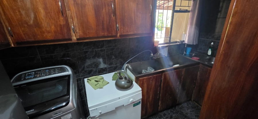 5 Bedroom Property for Sale in Wilkoppies North West